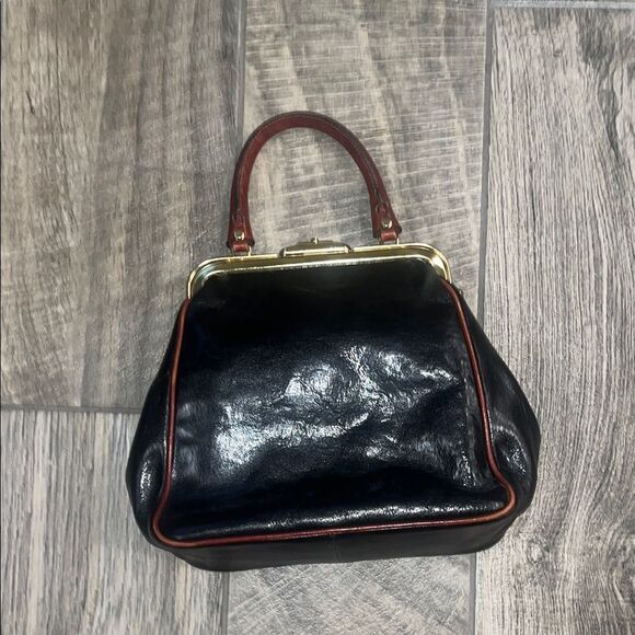 Vintage Oroton Black and Brown leather structured Shoulder Bag w/Gold Hardware - Picture 7 of 10